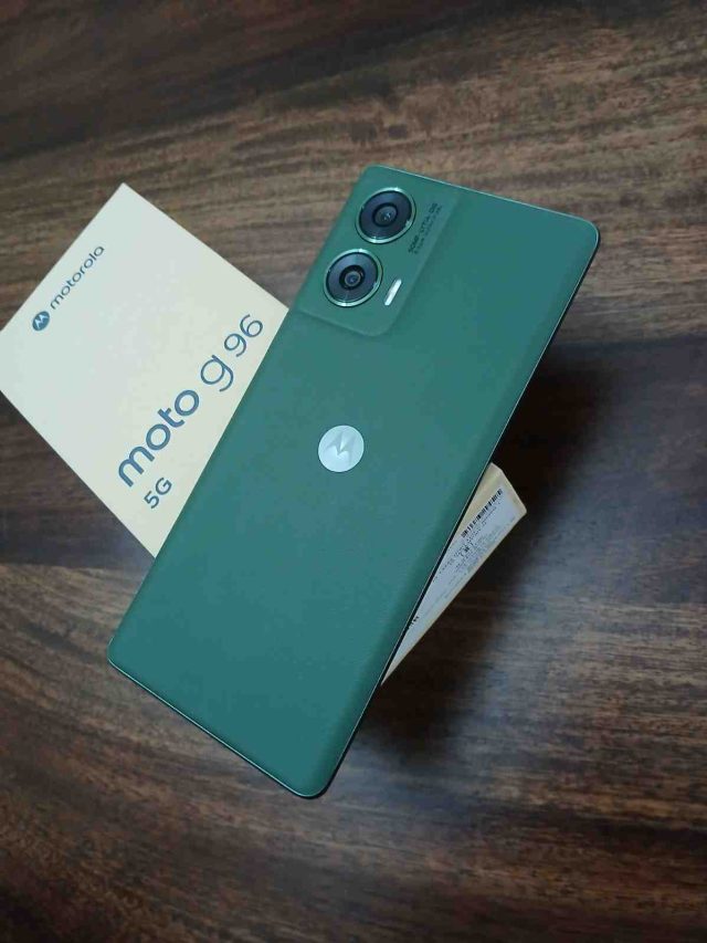 Motorola G96 5G Pantone Greener Pastures 8/128 hover